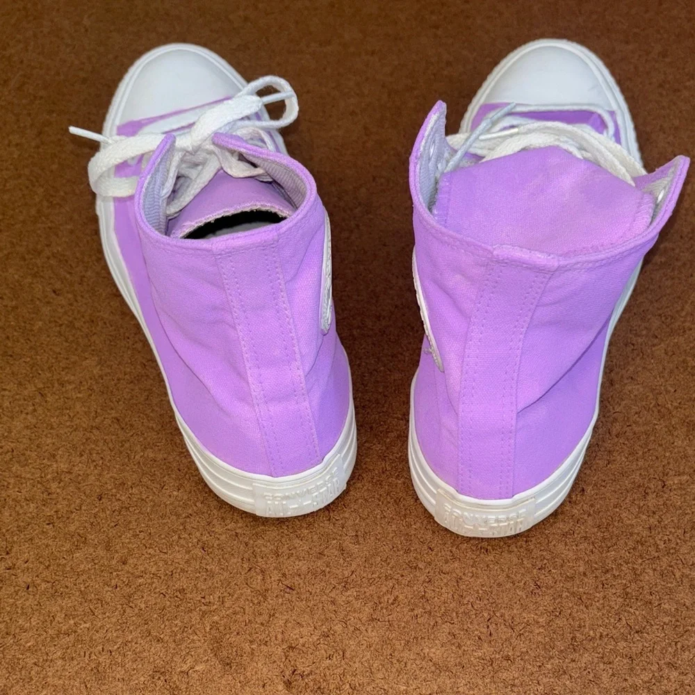 Custom painted Converse Purple lilac High-Top Sneakers Women’s 8.5 men’s 6.5